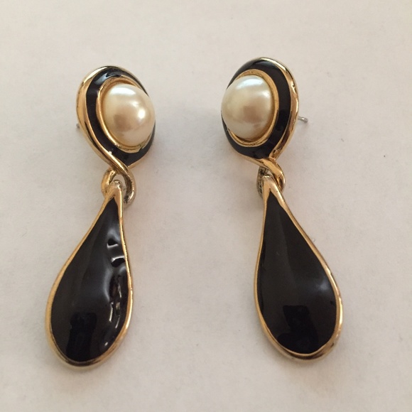 Faux Pearl and Black Dangle Drop Push Earrings - Picture 1 of 3